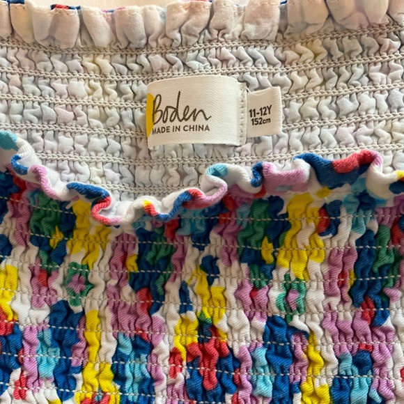 Mini Boden Girl’s Colorful Floral Tie Shoulder Smocked Top & shorts 🌸🌼🌺 - Picture 6 of 10